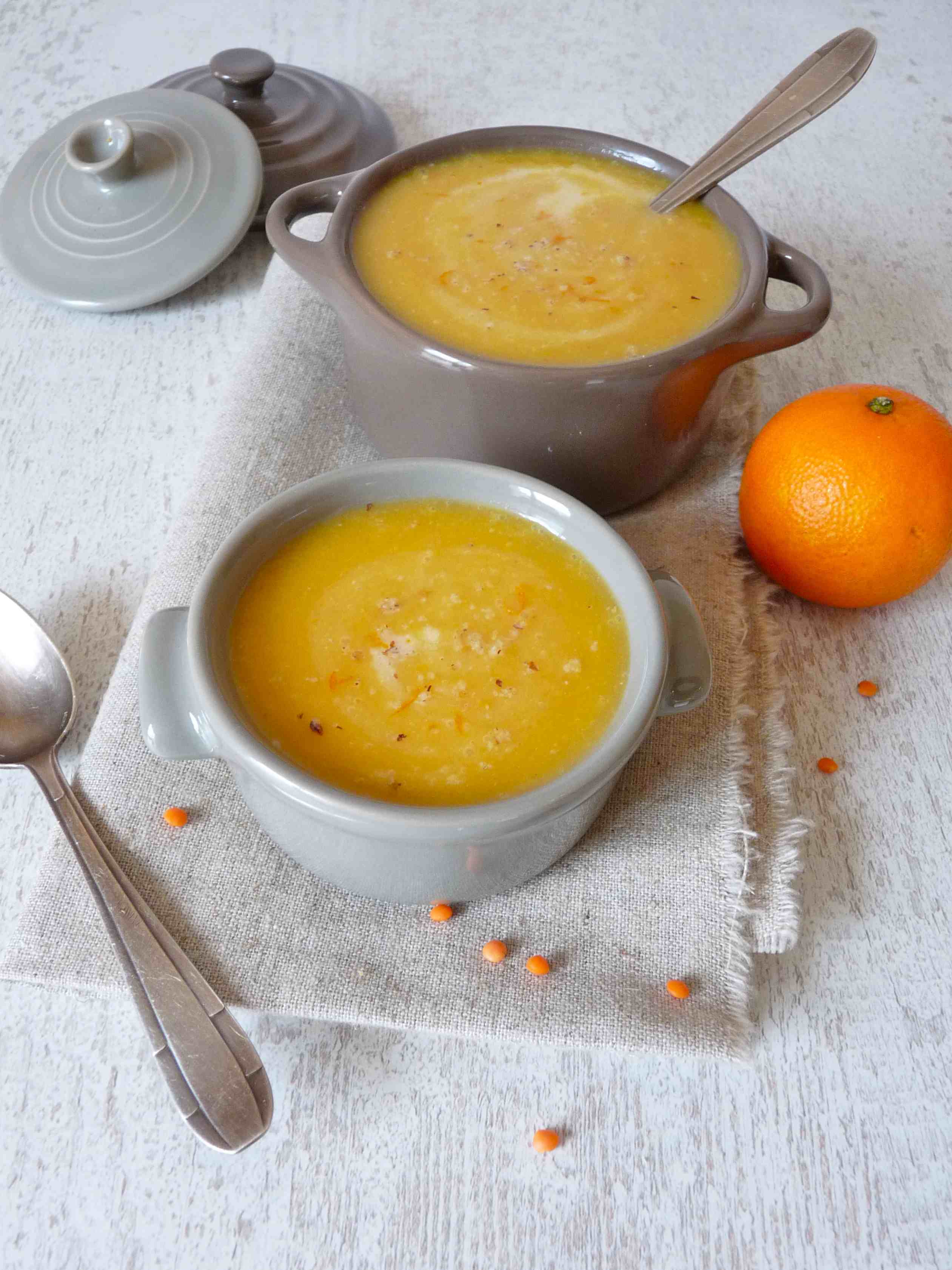 Manger sans gluten, léger et vitaminé avec le velouté de courge à la clémentine et aux lentilles corail veloute_clementine